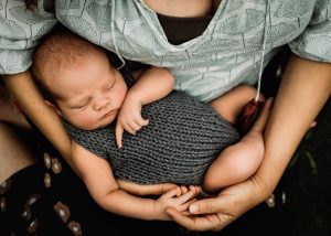 outdoor newborn photoshoot