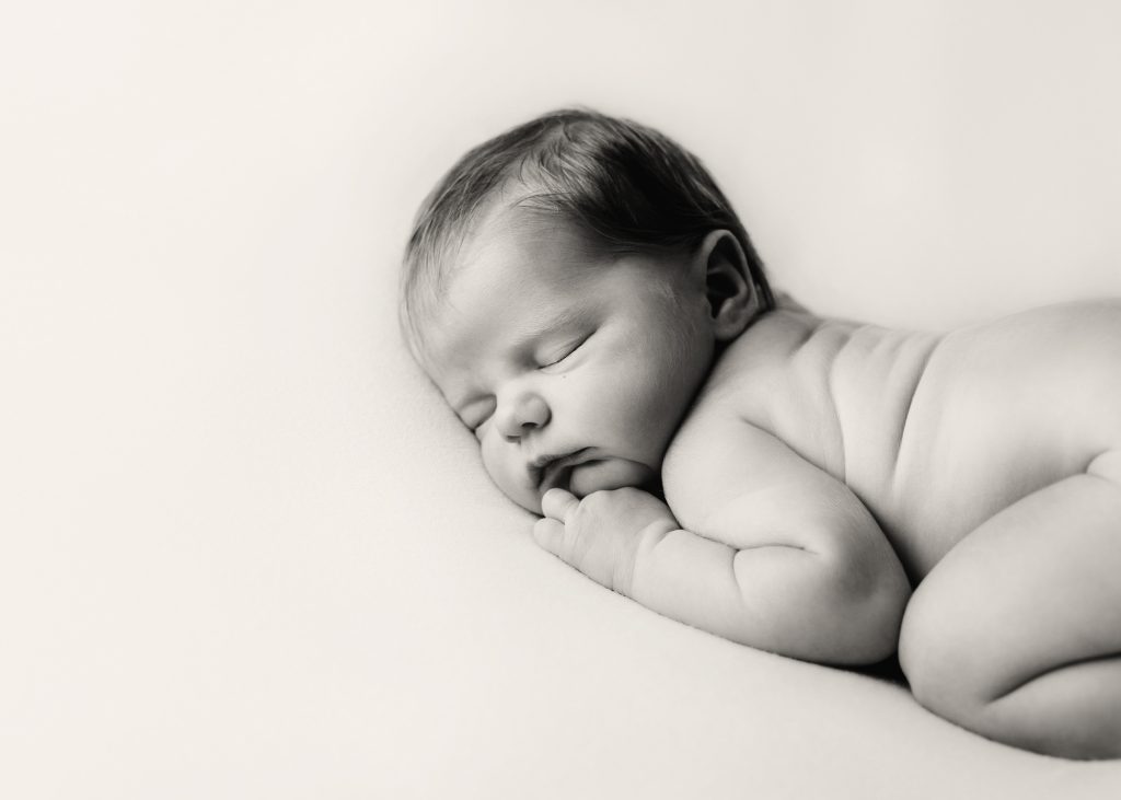 newborn_photography_black_white_northampton