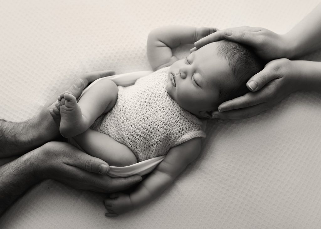 newborn_photography_black_white_northampton_01