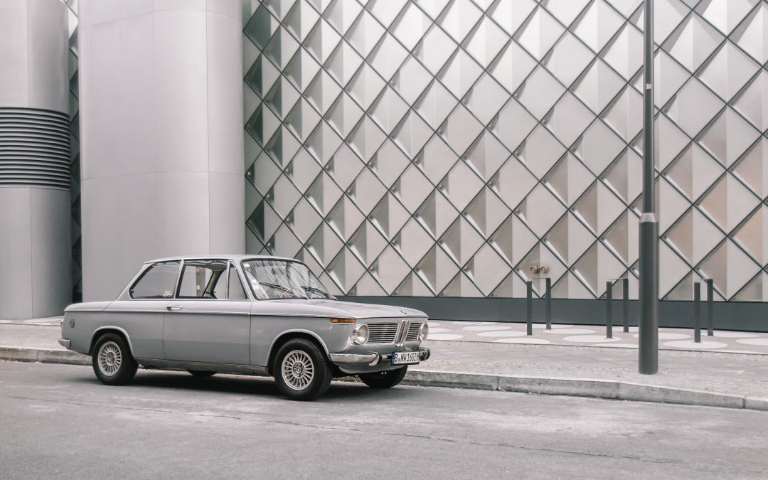 IT’S BOXY, YET SPORTY AND STILL VERY CLASSY: NICO AND HIS BMW 1600-02