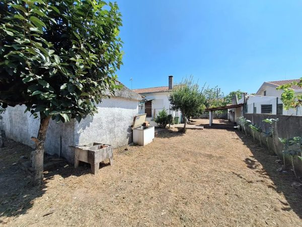 Moradia T3 com Terreno em Miranda do Corvo CASAS Distrito Coimbra