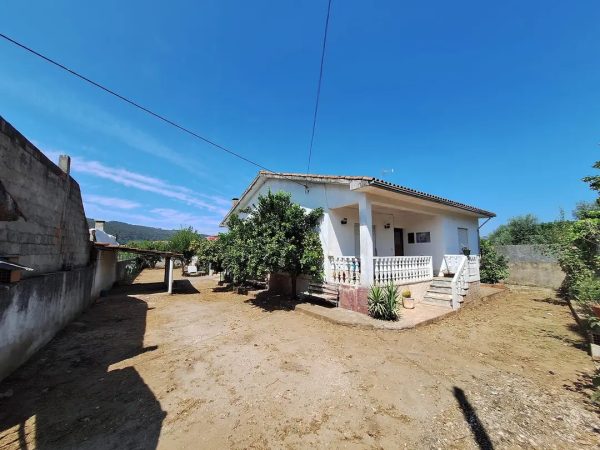 Moradia T3 com Terreno em Miranda do Corvo CASAS Distrito Coimbra