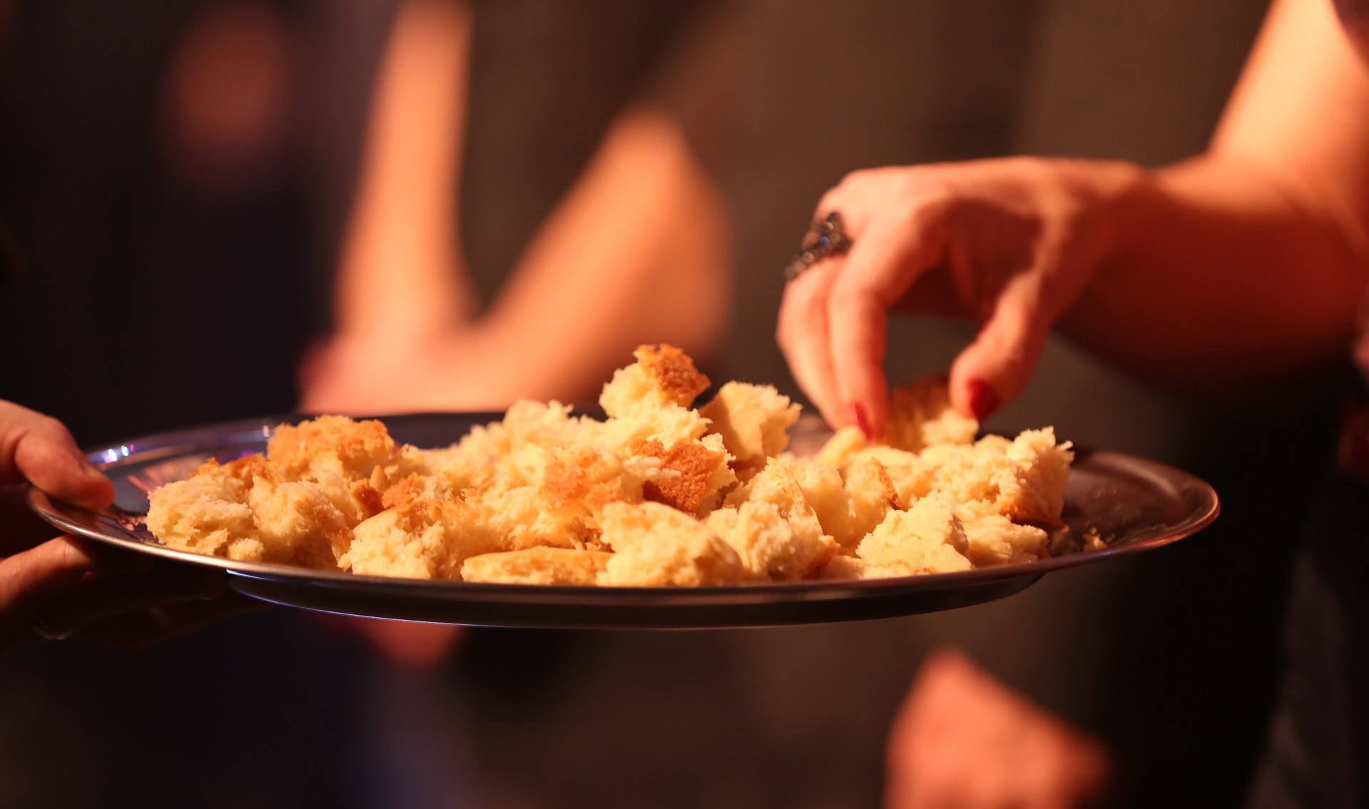 FERMER L’ACCÈS AU REPAS DU SEIGNEUR !