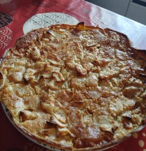 Lire la suite à propos de l’article TARTE AUX POMMES, GRAND-MÈRE