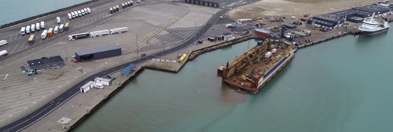 CG Jensen renoverer færgeleje på Hirtshals Havn