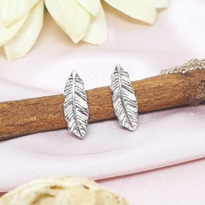 Chic Stud Earrings - Lonely Feather - ChicSmyck Sweden