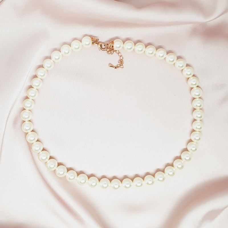 Chic Pearl Necklace