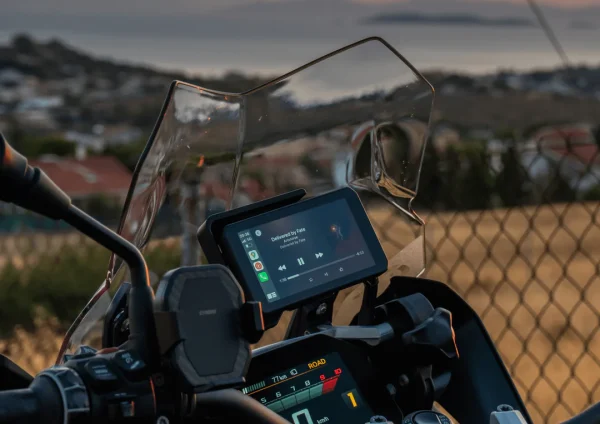 AIO-5 Play for BMW - Image 3
