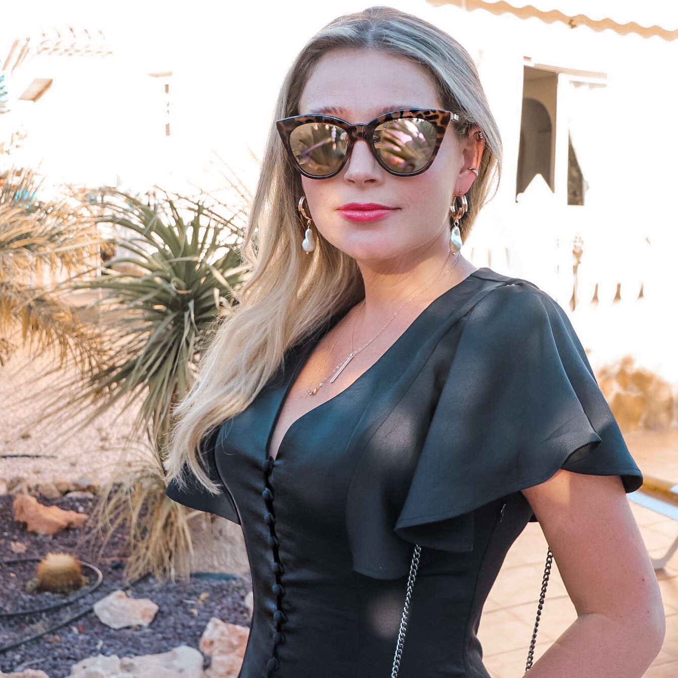 na-kd.com lbd den lilla svarta Button Up Flounce dress black dagens outfit