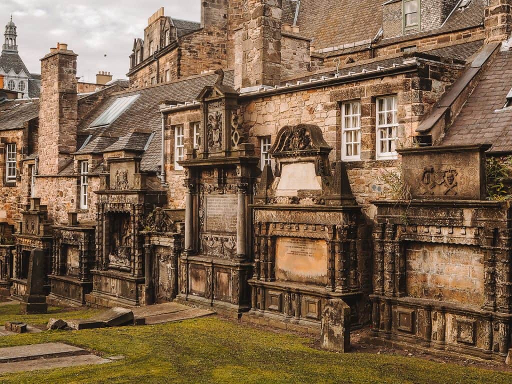 greyfriars-kirkyard-edinburgh-bobby-harry-potter-most-haunted-3-of-10-1024×768