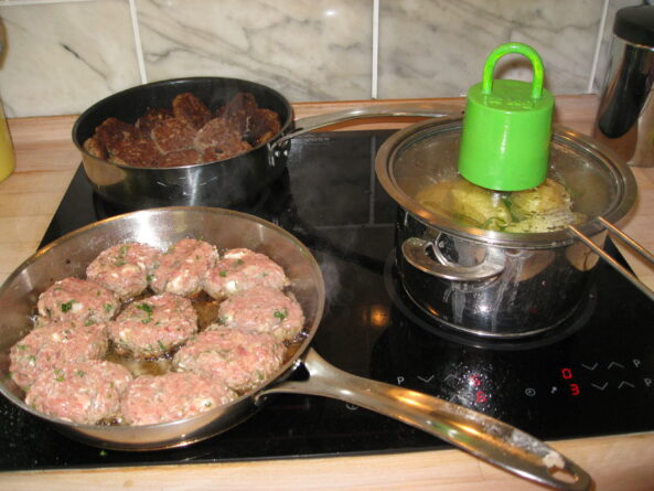 Frikadeller med sovs