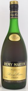 text only on lower left (VSOP); bicoloured cap (70cl stated on auction; 1970s)