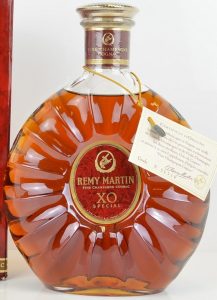 1L stated on the back of the neck