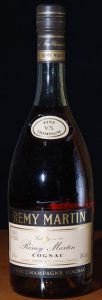 New shoulderlabel with 'very special' not written left and right of VS; the glass is less green; 70cle (1980s)