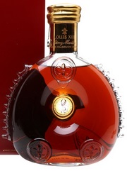 Said to be 70cl on auction; no stickers on front or back (post 2010)
