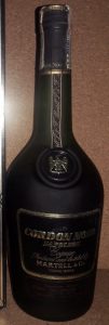 Below the label is import information: Casa Dellepiane; 750ml