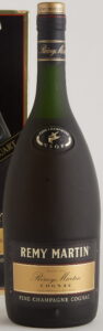 1.14L (not stated, seen next to a 0.7L bottle; also stated on the box)