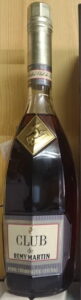 Remy Martin in Roman (upright) letters and put below 'CLUB' and a centaur above 'CLUB'; no content stated (on the box: 70cl); Französisches Erzeugnis is printed just above 'Fine champagne cognac'