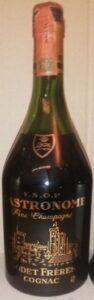 Emblem on the shoulder; 75cl, Italian import (early 1970s)