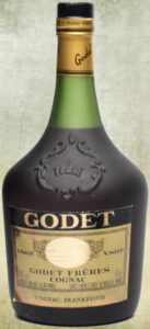 Underneat is stated 'Cognac Frankreich'; 40%vol on the left side and 70cl on the right