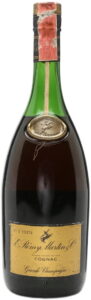 Age Inconnu stated on the shoulder blob; without percentage in top right corner. 75cl (stated on back-side); with a paper duty seal on top (1970s)