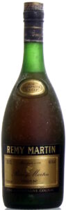 Text on upper right: '70 CL' and on upper left: 40%vol