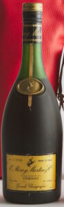 24 1/2 onces and 40% d'alcool indicated, produit de France (Canadian bottle)