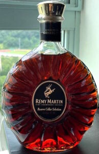 1L, without the green point and pregnancy warning symbols on the back; Arak Mengandungi 40% Alkohol (Malaysian bottle)