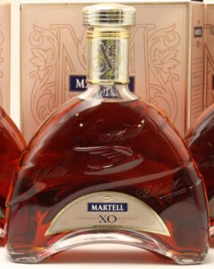 Extra Old, 700ml stated on lower left; on the back: 22 standard drinks; Australian bottle