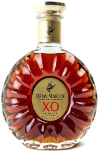 XO, Extra old cognac; maison fondée en 1724 indicated on the neck; 70cle, indicated on the box