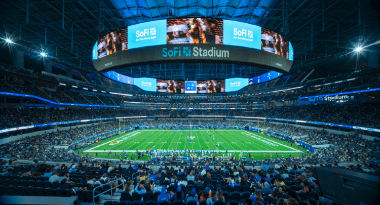 Smart Cities and Sports: Innovations in Stadium  Management and Fan Engagement