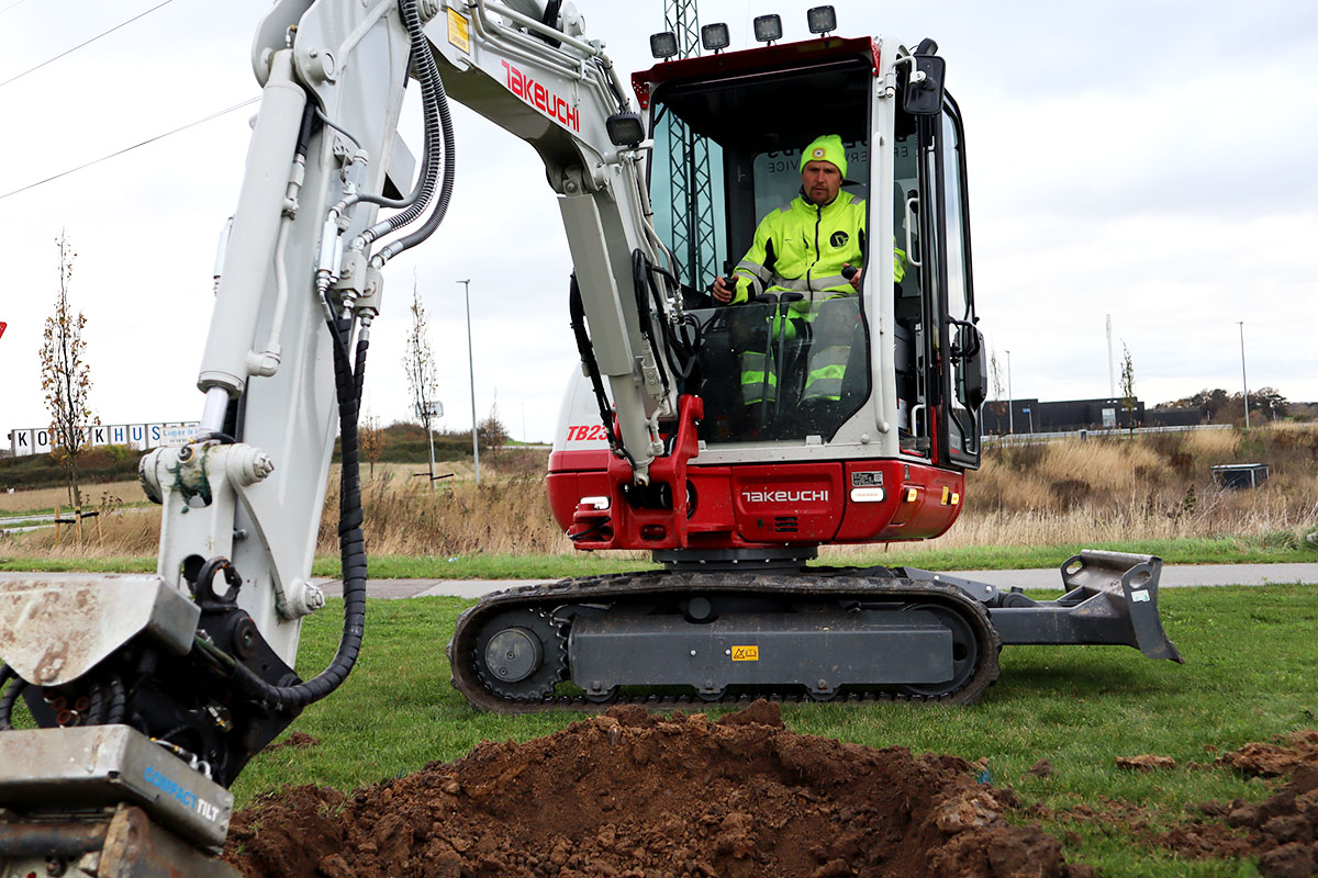 Operators | Compacttilt | Tilt | Tiltrotator