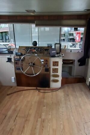 GIBSON classic 1986 Houseboat 44 Liveaboard Rental NYC waterfront property rare