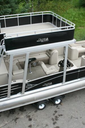 New-Triple tube 27 ft Funship pontoon boat with 150 Trailer