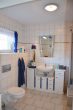 Duschbad Foto 1 - ***Raum zum Leben, Platz zum Träumen – Ihr einzigartiges Haus mit Potenzial!***