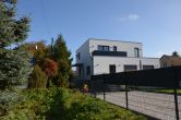 Nachbarbebauung_rechts - ***Tolles Grundstück in beliebter Pankow-Lage, ruhig und dennoch zentral! Eine Teilung ist möglich.*