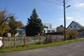 Blick von aussen - ***Kleines Haus mit GROSSEM Grundstück in ruhiger und zentraler Lage. Eine Teilung ist möglich.***