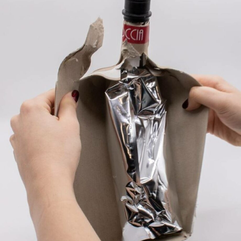 Miljövänlig vinflaska i papper, The Frugal Bottle - återvinningsbar
