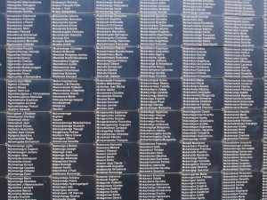 P2162594 - Namenmuur Kigali Genocide Memorial