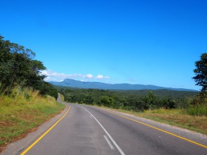 P4015813 - Lege wegen van Zambia (Great Eastern Road)