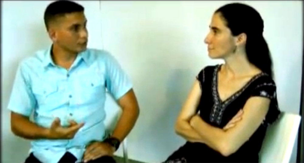De izquierda a derecha, Eliécer Ávila y Yoani Sánchez