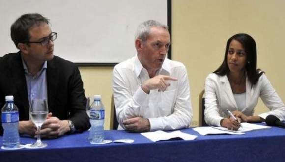 Lord John Hutton en La Habana durante un encuentro entre empresarios brit&aacute;nicos y cubanos. Foto: Alberto Borrego.