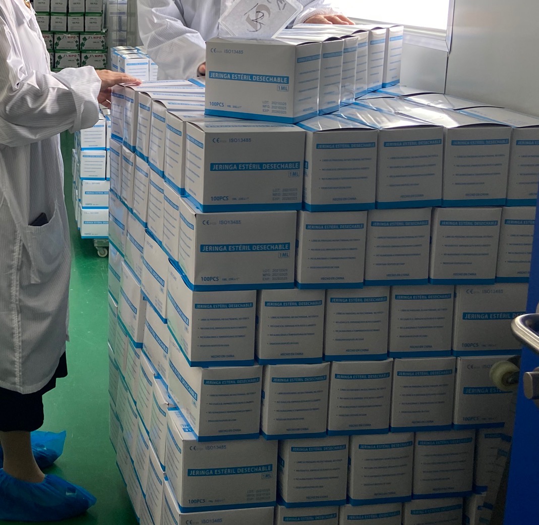 Cuba recibe donación de 144.000 jeringuillas y agujas para la campaña de vacunación masiva