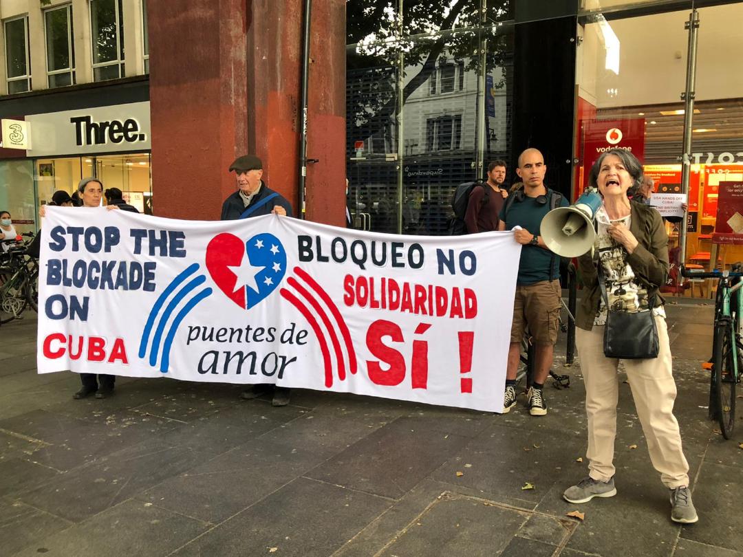 August’s #PuentesDeAmor in Brixton against US Blockade and Humanitarian Intervention