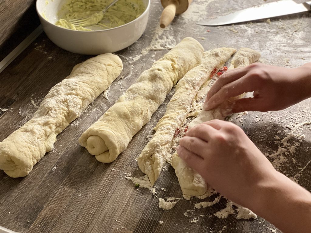 Osterzopf Hefezopf Himbeere Pistaziencreme