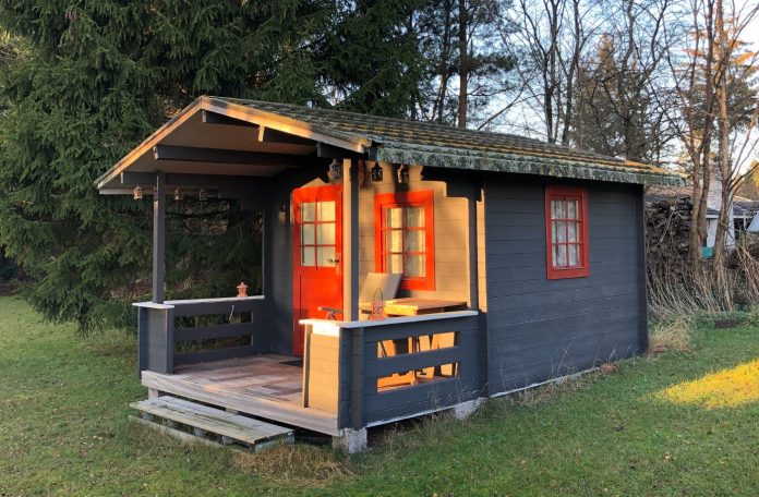 Danmarks mindste sommerhus ligger ved Thorsager på Djursland.