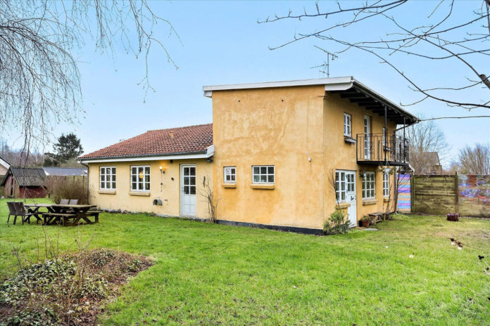Linse Kessler sælger hus i Dragør med stor rabat. Foto: EDC Living, Dragør.