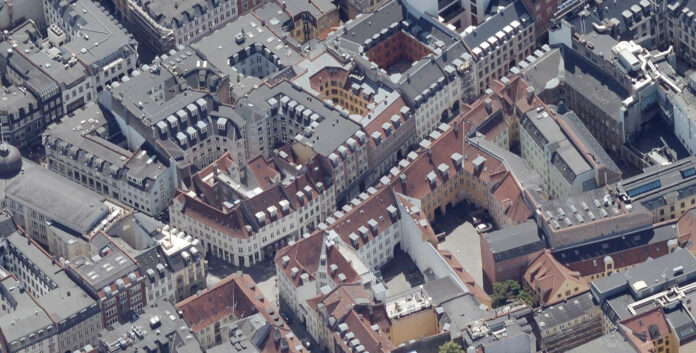 ingen-parkering-indre-by-koebenhavn-vestergade-skindergade-dyrkoeb-lille-kongensgade-store-kirkestraede-klosterstraede-hyskenstraede-naboloes De kommende fire måneder er parkeringen fjernet i Skindergade, Vestergade, Dyrkøb, Lille Kongensgade-Store Kirkestræde samt strækningen Klosterstræde-Hyskenstræde-Naboløs i Københavns Indre By som en del af et forsøg. Foto: Kortforsyningen.