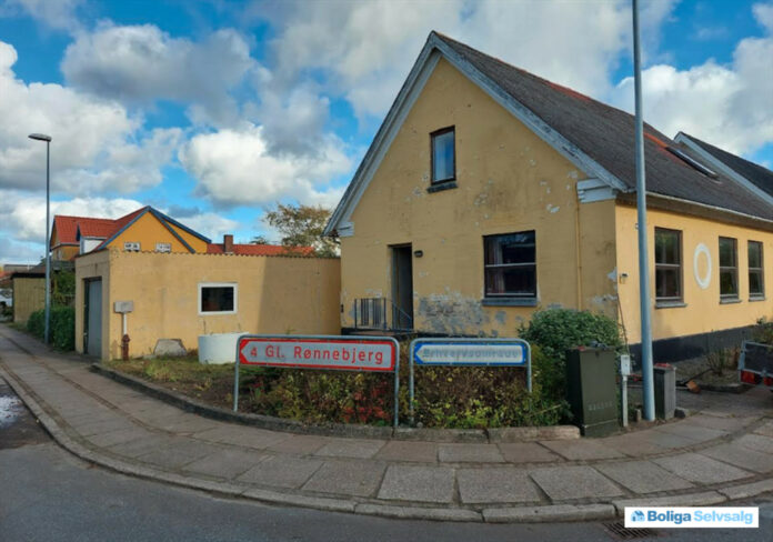 Danmarks billigste hus ligger på Hovedgaden 88 i Poulstrup i Hjørring Kommune. Foto: Selvsalg.dk.