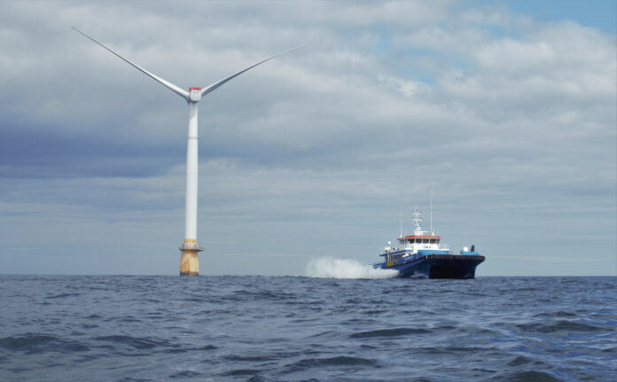 Crew Transfer (SWATH) fartøjerne fra Maritime Craft Service opererer på offshore vindmølleparken Hornsea 1 og Hywind i Nordsøen. Bådene er drevet fremad af specialfremstillede motordele fra danske Hundested Propeller. Foto: Maritime Craft Service.